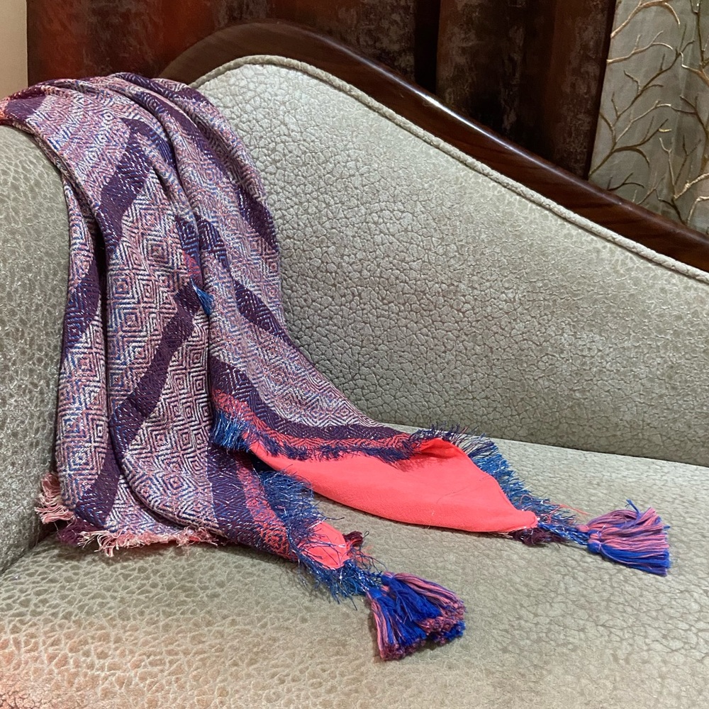 Sunwear Women Secret Throw. - Picture 4 of 12